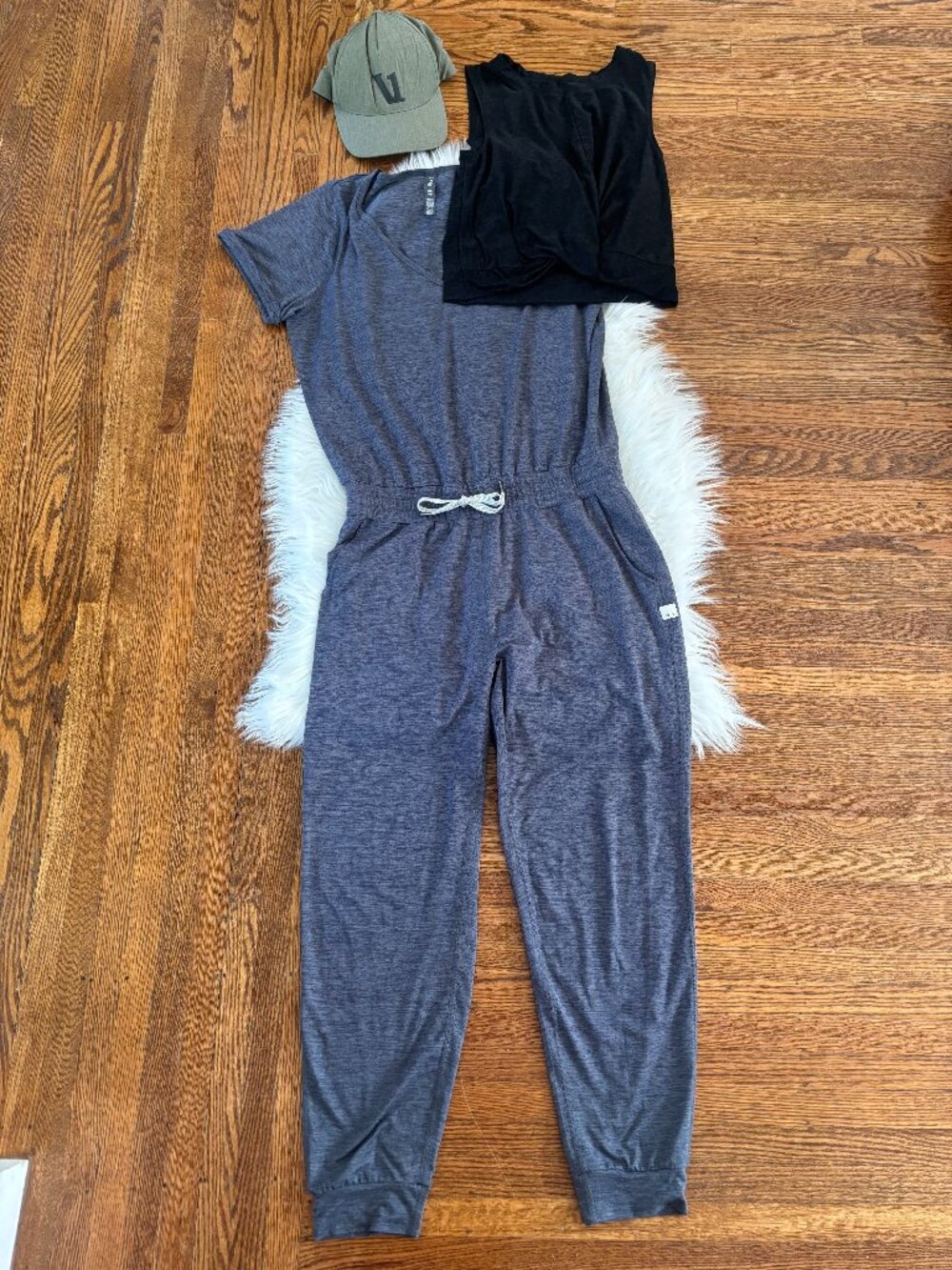Vuori Size Large Heather Blue Short Sleeve All Day Jumpsuit + Hat & Beyond Yoga